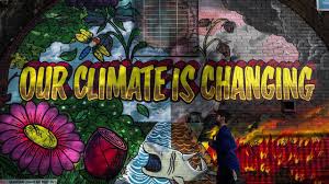 Sur le site de la COP26, qui s'ouvre lundi à Glasgow, des graffitis alertent sur les effets du changement climatique. (Julien Marsault/Hans Lucas/Reuters)