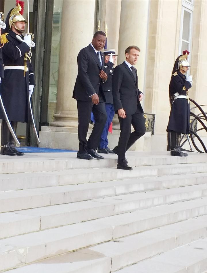 Sortie de Faure Gnassingbé à l’issue de son entretien bilatéral avec Emmanuel Macron.@AAFC