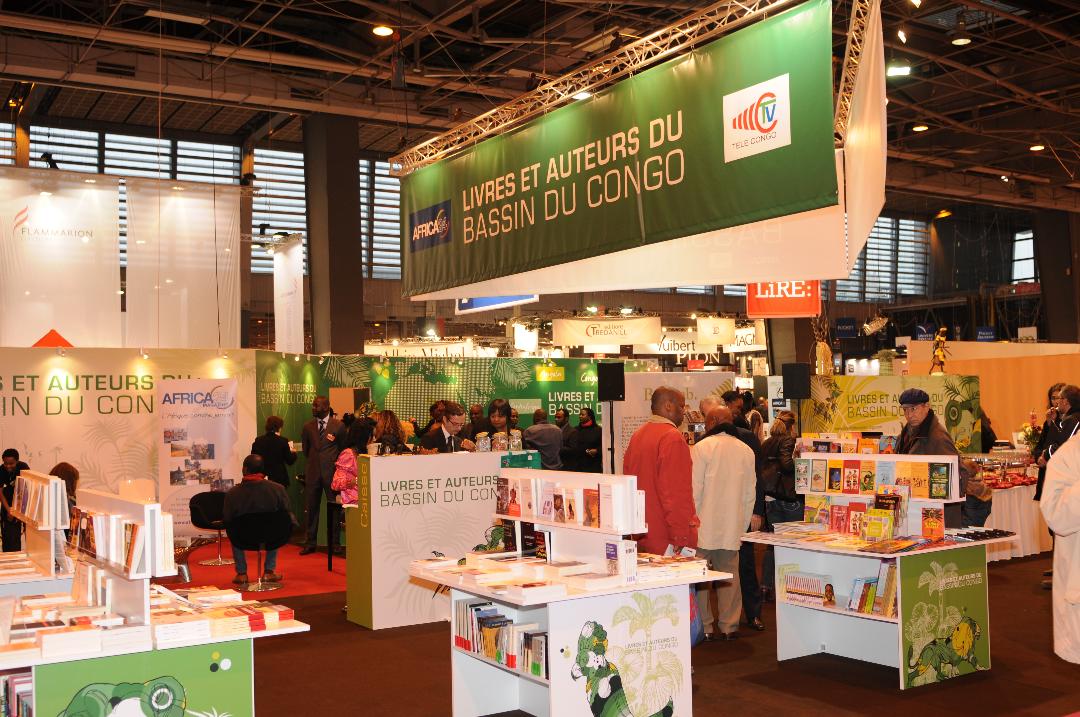 Une partie du Stand Livres et auteurs du Bassin du Congo au Salon International du livre, édition 2011@DB