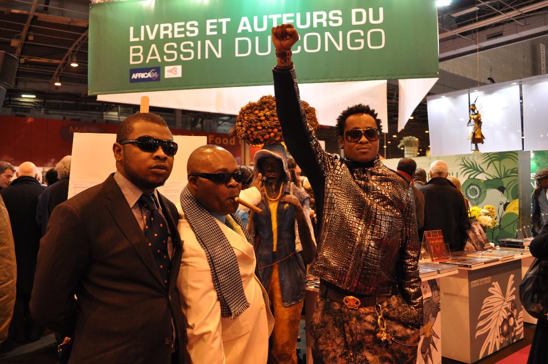 Les artistes Sapeurs congolais sur le stand @DB